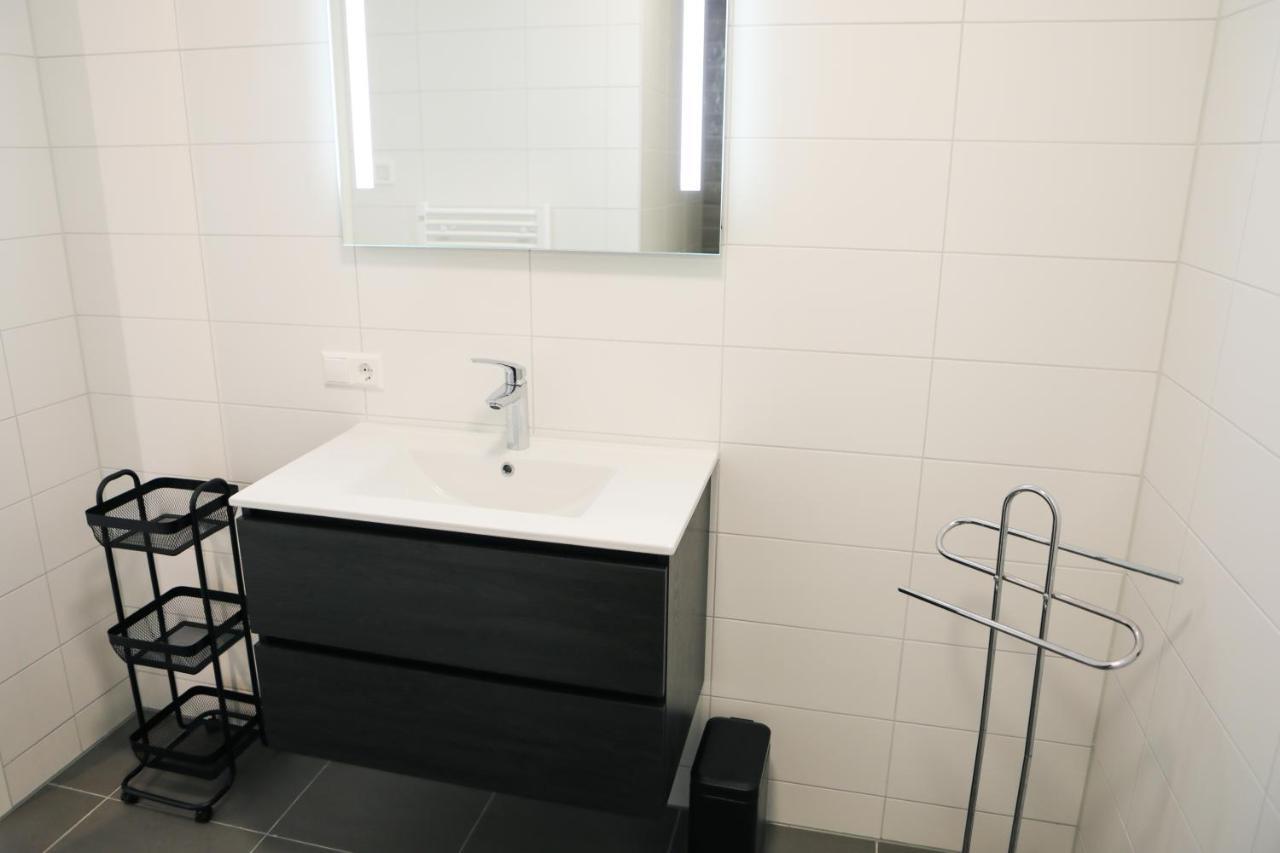 Luxe 4 Persoons Appartement In Residence Marina Kamperland 2C Exterior photo