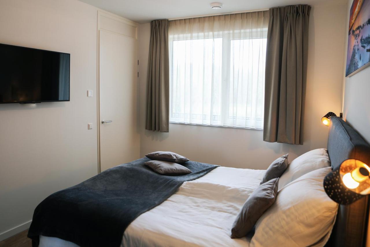 Luxe 4 Persoons Appartement In Residence Marina Kamperland 2C Exterior photo